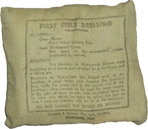 UK First Field Dressing (Original)